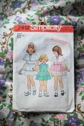 1970s child's dress and capelet Simplicity 7412 retro sewing pattern