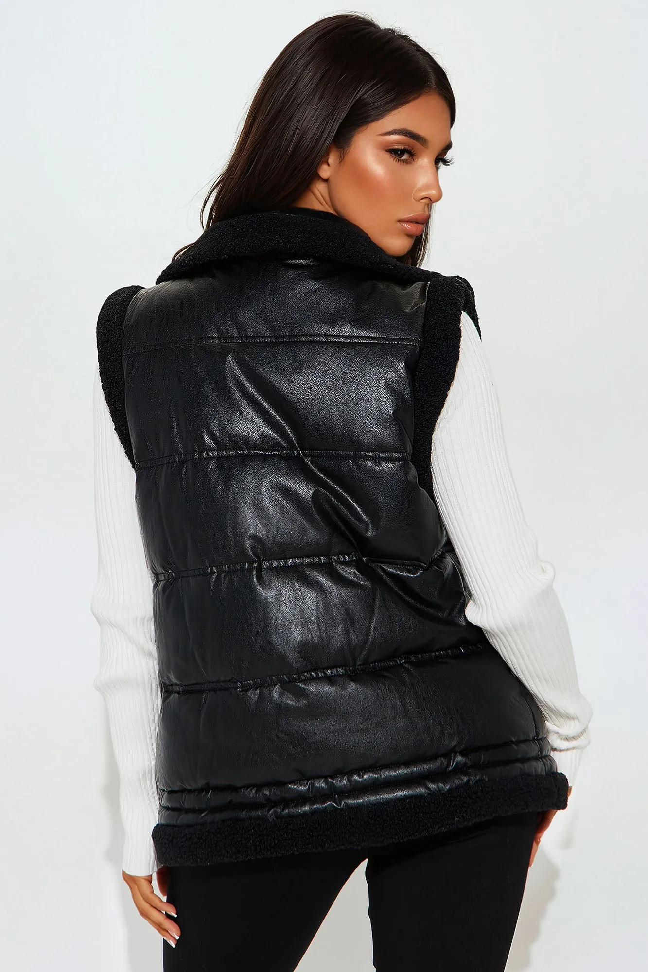 Aspen Glow Puffer Vest - Black