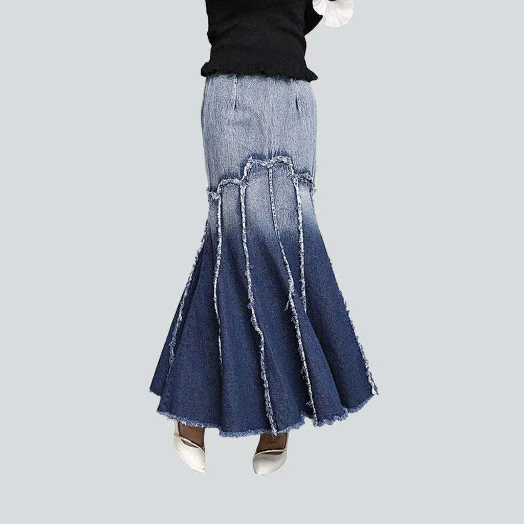 Contrast color embroidered denim skirt