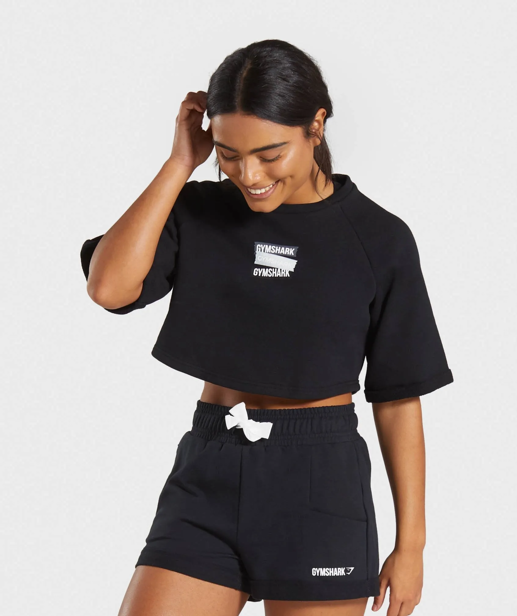 Gymshark Branded Boxy Cropped Sweater - Black