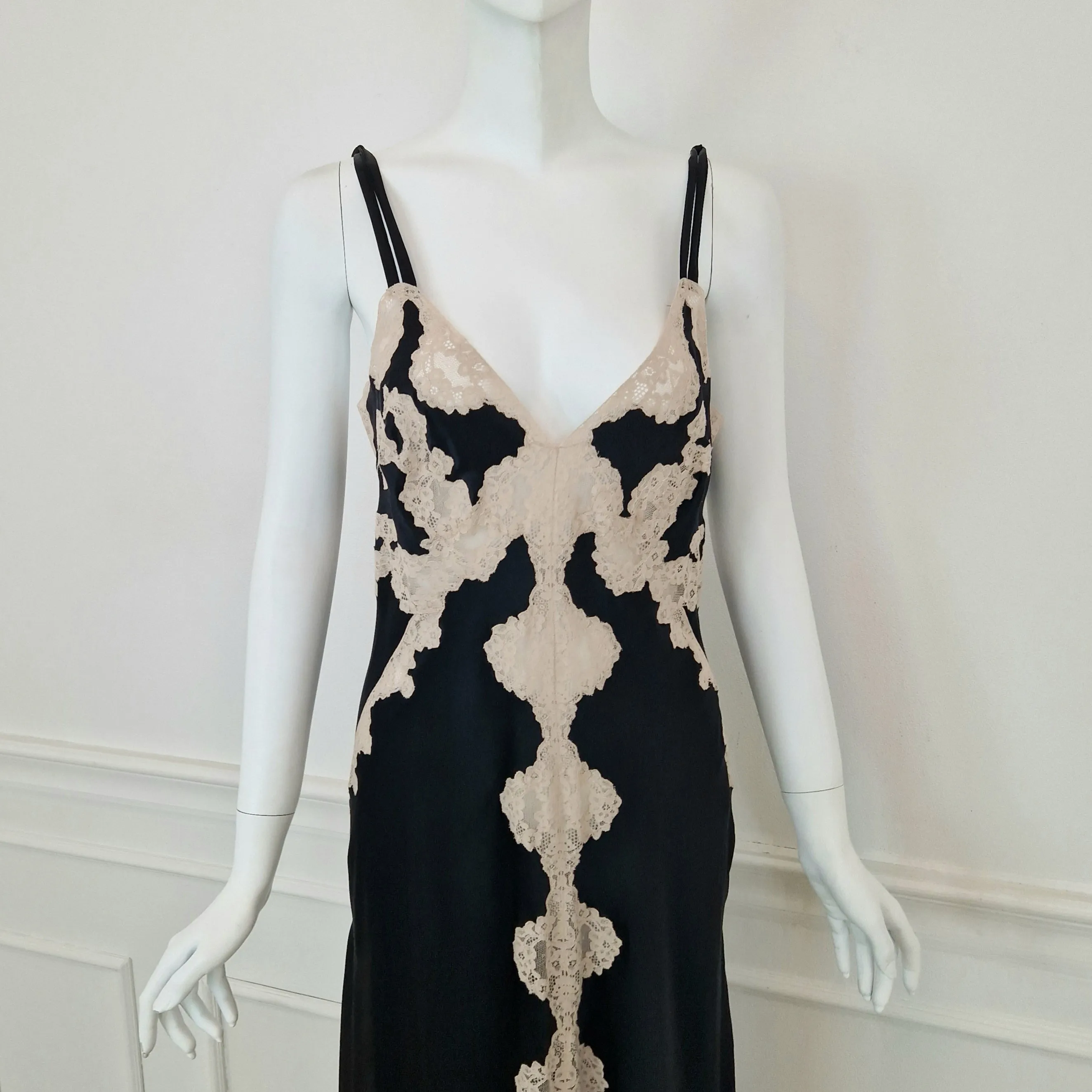 Slip dress in seta nera e pizzo