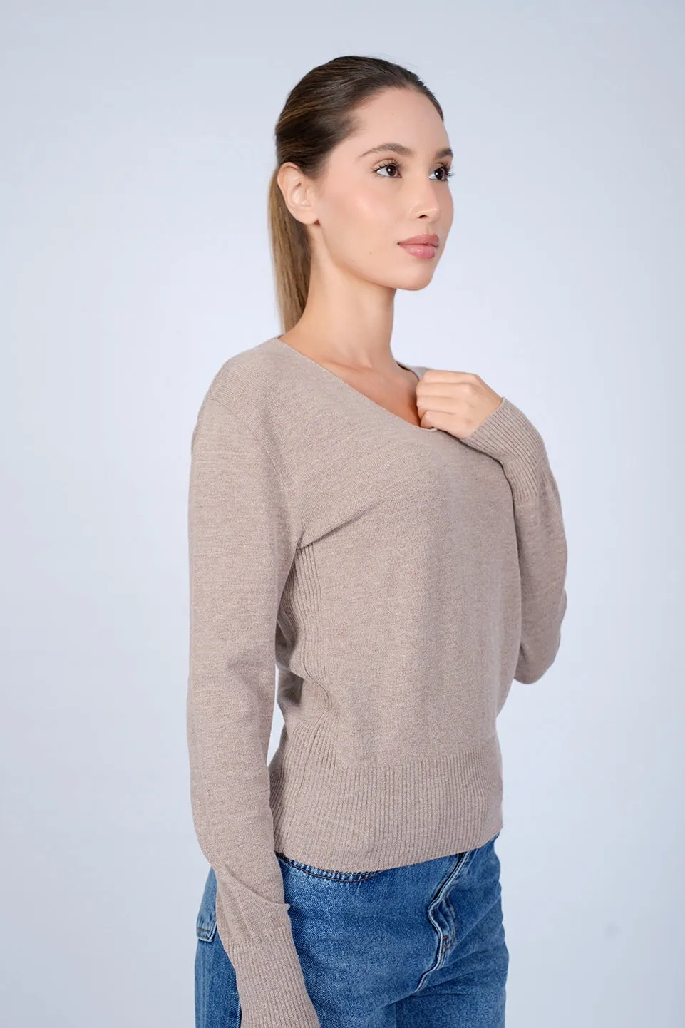 V-Neck Dark Beige Knit Wear